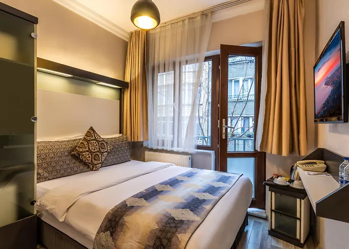 Hotel Tel Street *