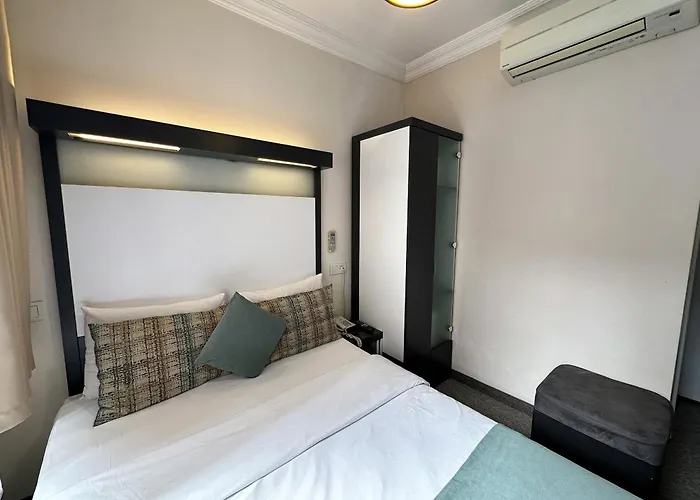 Hotel Tel Street